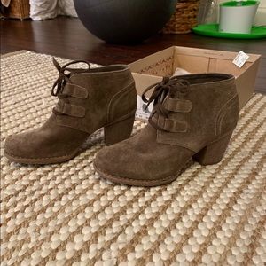 Clark’s khaki suede booties